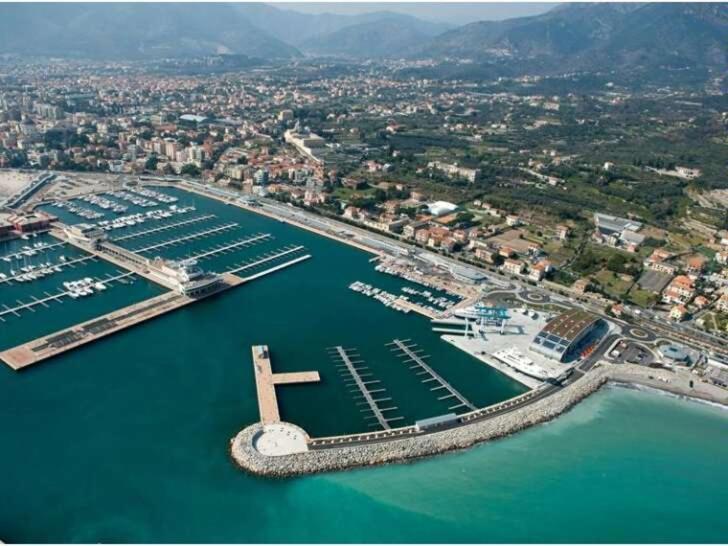 Loano-Marina Spiaggia, Mare, A 5 Stelle Buitenkant foto